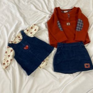 Carter’s matching little girls outfits. Size 3 to 6 months in size 3 t.